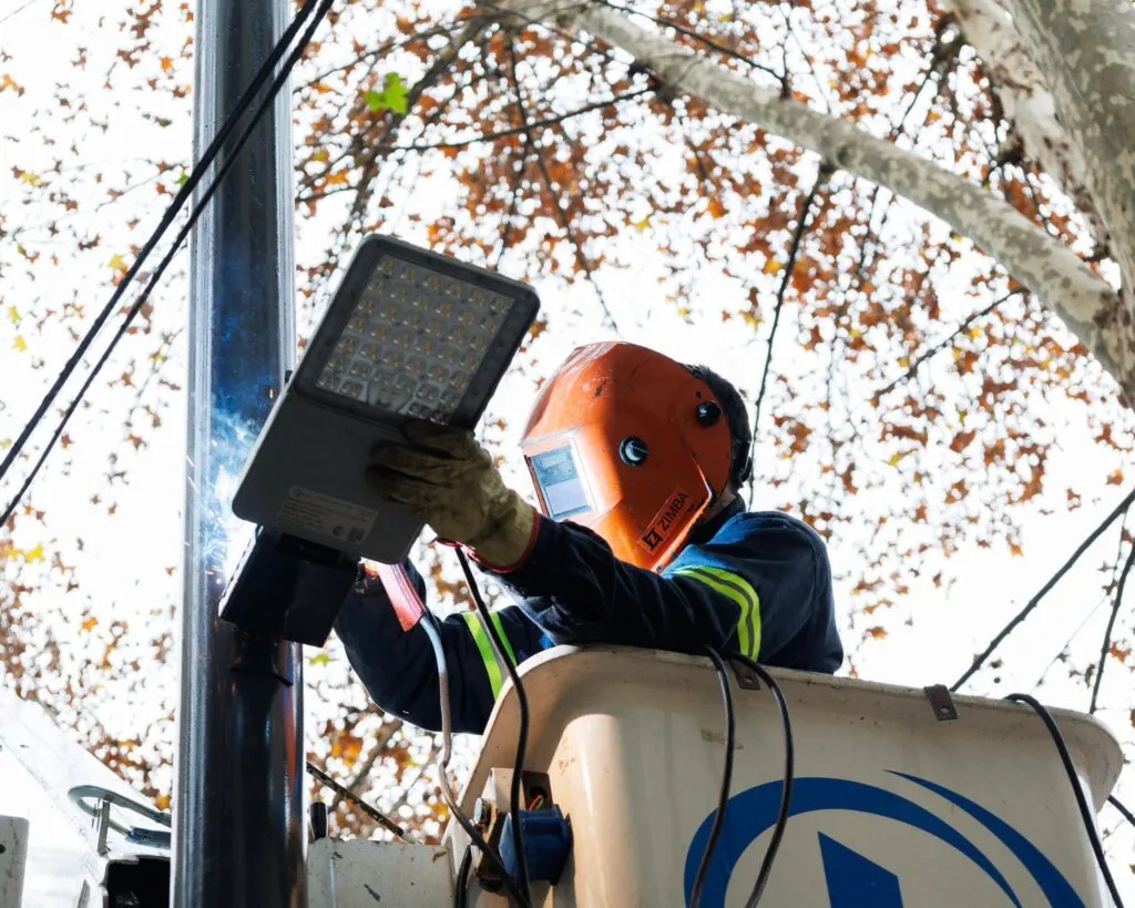 La Ciudad suma 11.000 nuevas luces peatonales para reforzar la iluminación en veredas